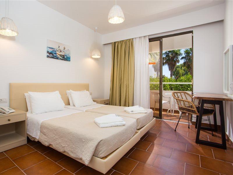 Muses Hotel Фаліракі Екстер'єр фото