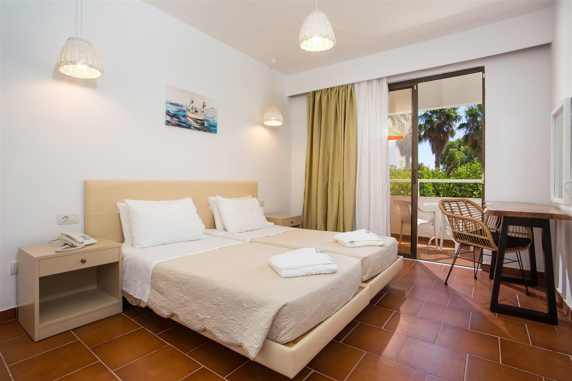 Muses Hotel Фаліракі Екстер'єр фото