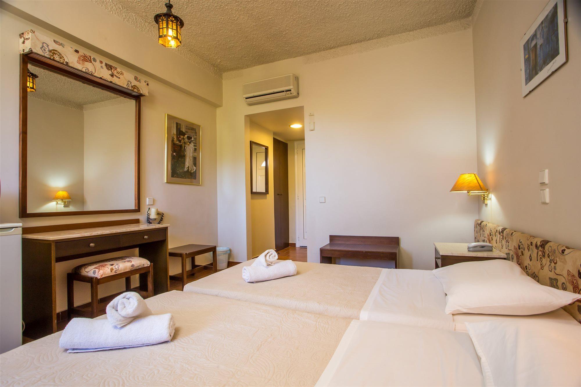 Muses Hotel Фаліракі Екстер'єр фото